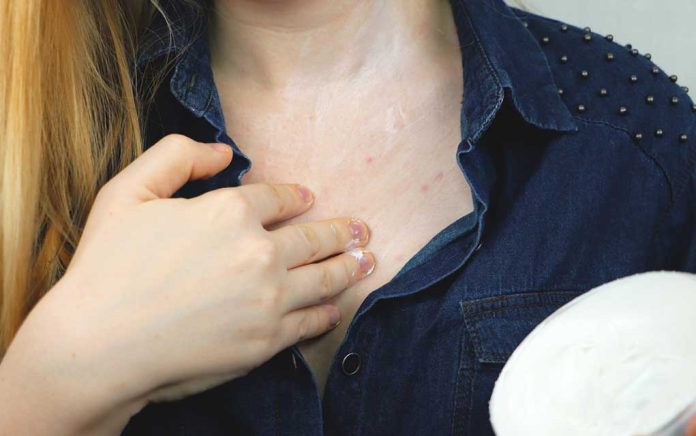 5-Clever-Things-You-Can-Do-with-VapoRub