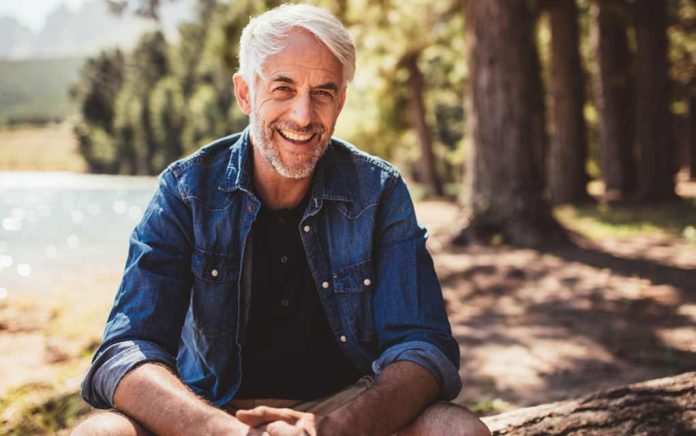 Happy-People-Never-Do-These-X-Things Happy People Never Do These 11 Things