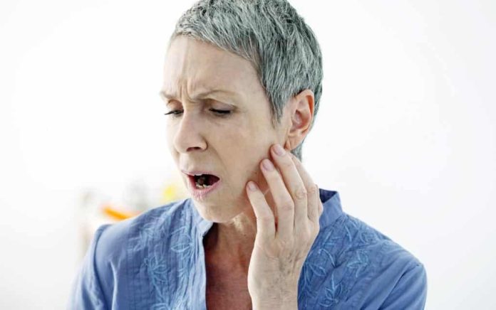 4-Surprising-Signs-of-a-Heart-Attack 4 Surprising Signs of a Heart Attack